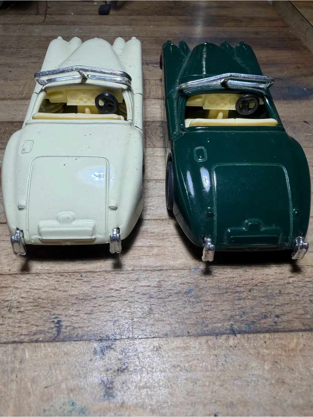 Two Vintage Diecasr 1/24 Scale Jaguar XK 120 Roadsters (Green & White)